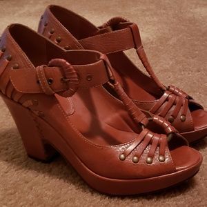 4" Frye brown heels